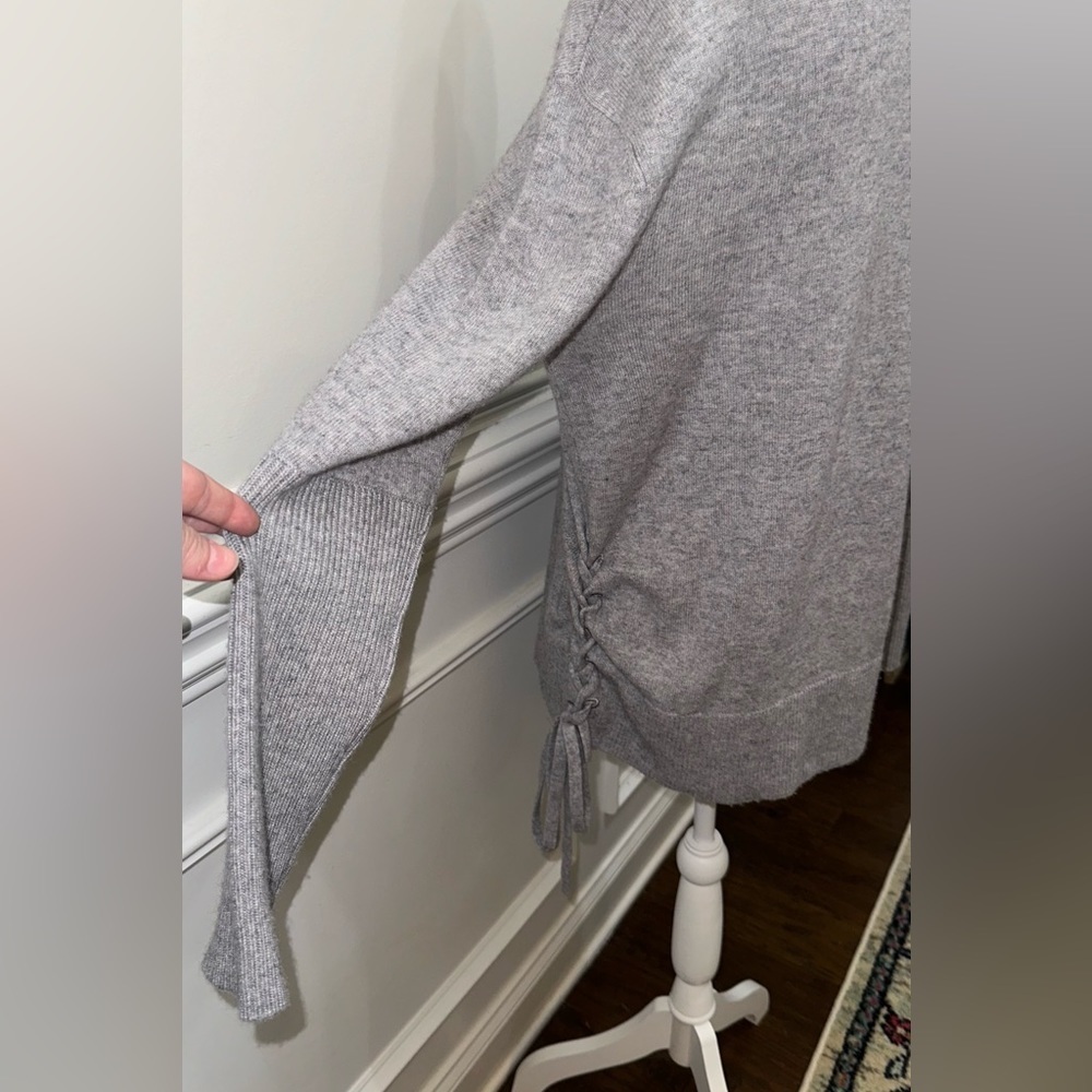 Aqua Cashmere Heather Gray Taupe Crew Neck 💯 Cashmere Sweater lace up side sz L - Picture 8 of 10